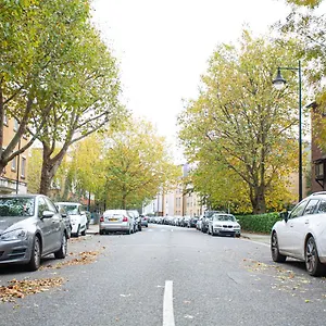 Modern Close To Apartamento Londres